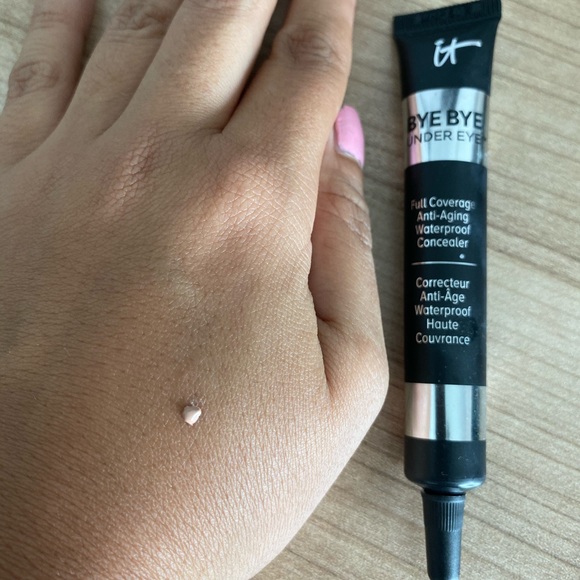 IT cosmetics Bye Bye undereye concealer - Picture 1 of 2
